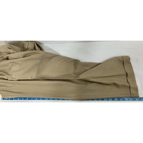 Haggar Dress Pants Mens 36 x 28.5 Light Brown Slacks Pleated Front Cuffed Leg - Picture 6 of 7